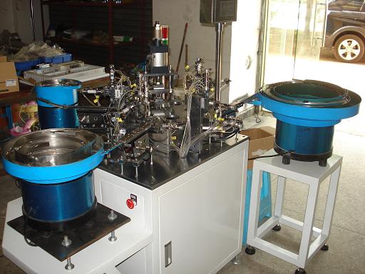 77保護開關(guān)組裝設備